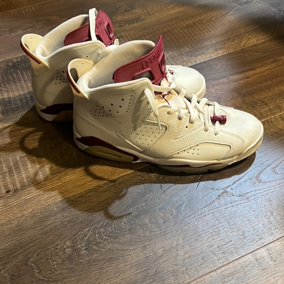 Jordan 6 Retro Maroons Size 11 - Picture 1 of 5
